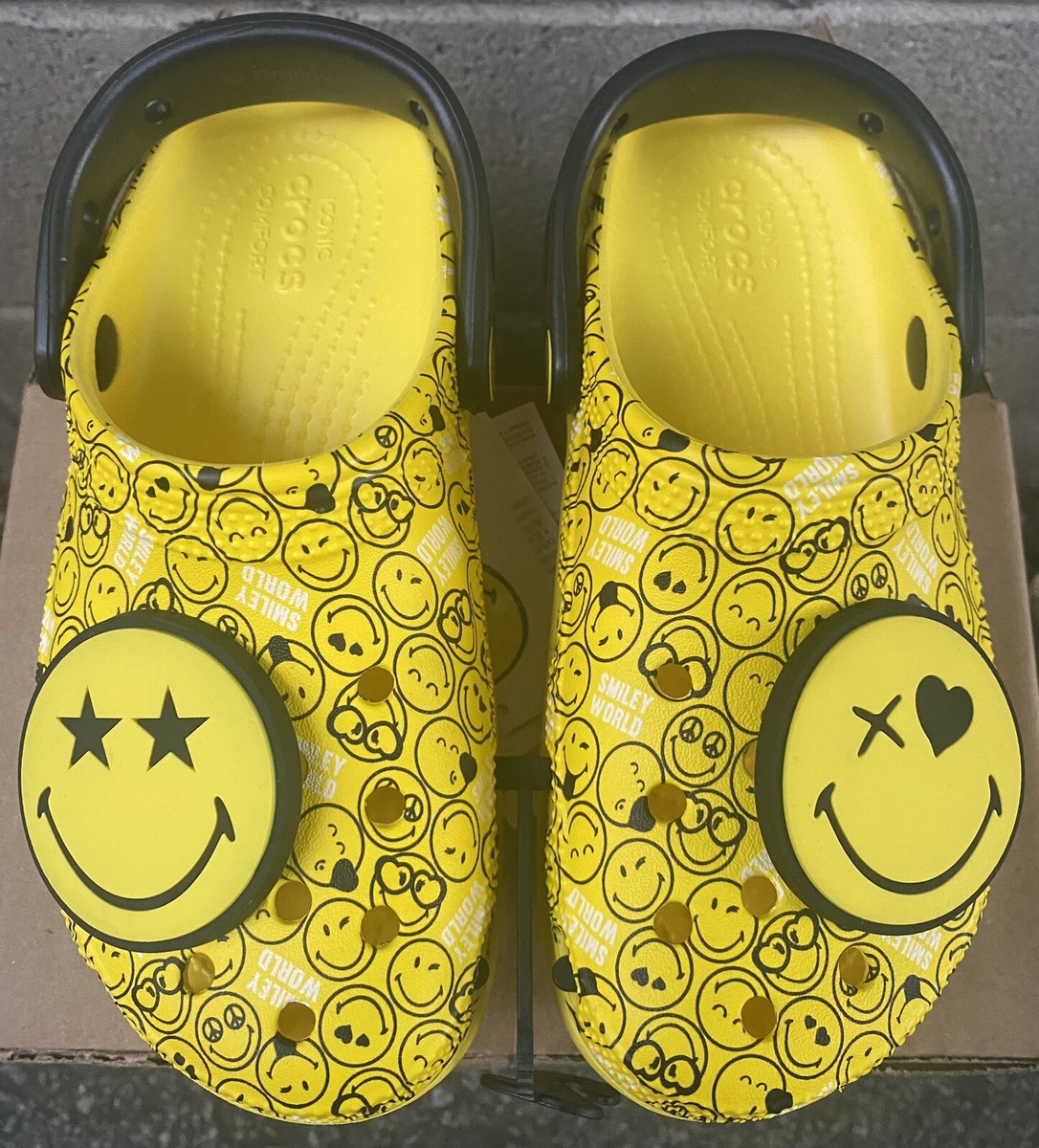 クロックスオリジナルsmiley world 25cm New with Tags Crocs X Smiley World Classic Platform Smiley