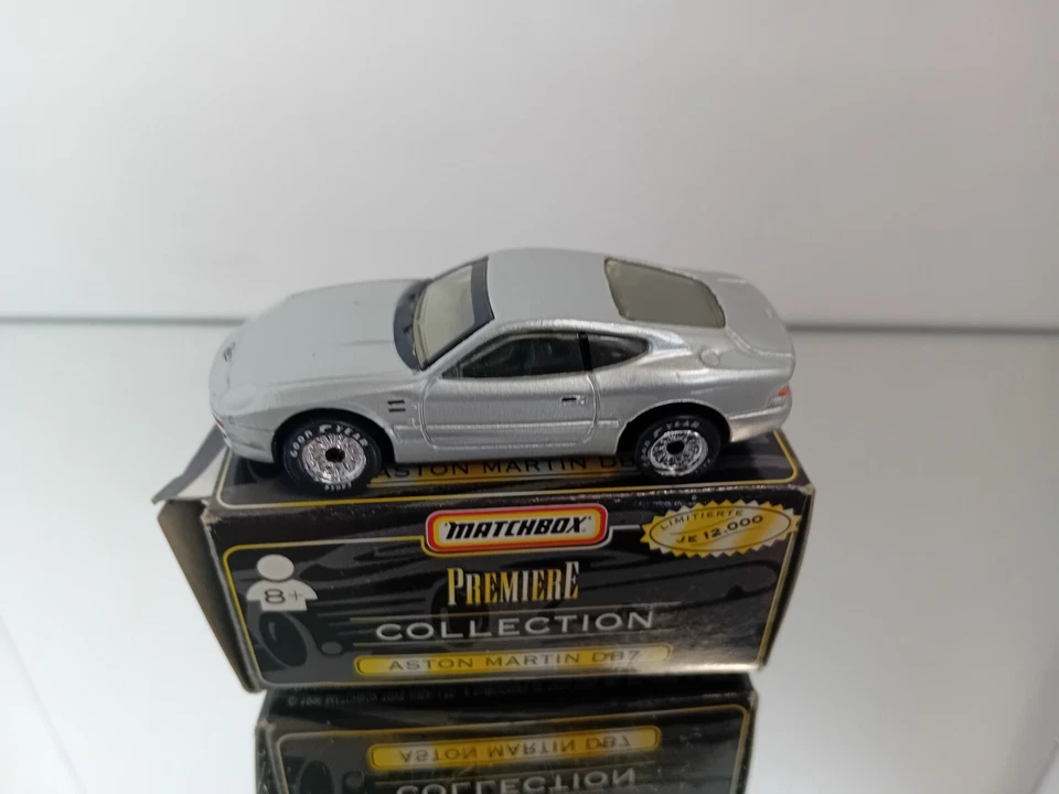Matchbox Premiere Collection Aston Martin DB7 come nuovo in scatola - Immagine 2 di 4