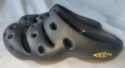 WOMENS KEEN YOGUI BLACK CLOG VENTED LIGHTWEIGHT SLIP ON SLIDES SHOE W 8
