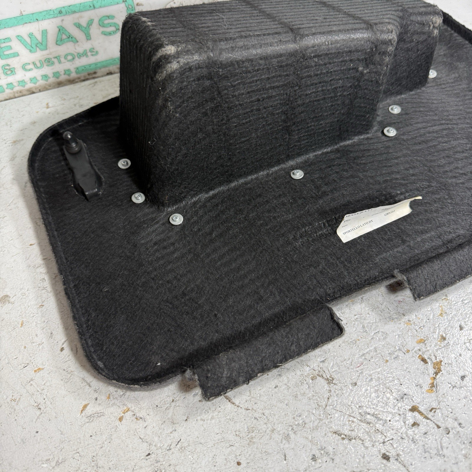 04-08 Maserati Quattroporte Right Side Trunk Pocket Cover Panel M139