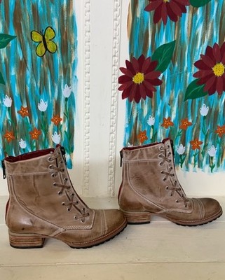 Gorgeous Leather Freebird Zip Up Boots