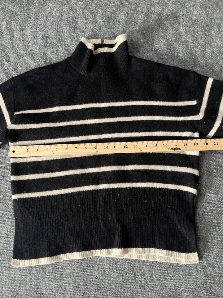Suéter tejido cuello alto falso H&M para mujer talla XSBlack Off White a rayas holgado 21”L Foto 2 de 4