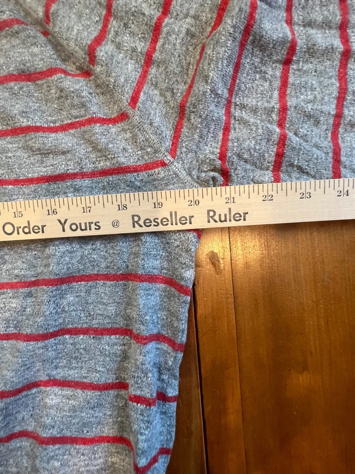 Camisa Gap Para Hombres Mediana Gris y Naranja Tejida Rayas Cuello Redondo Mangas Largas Pullover Foto 3 de 4