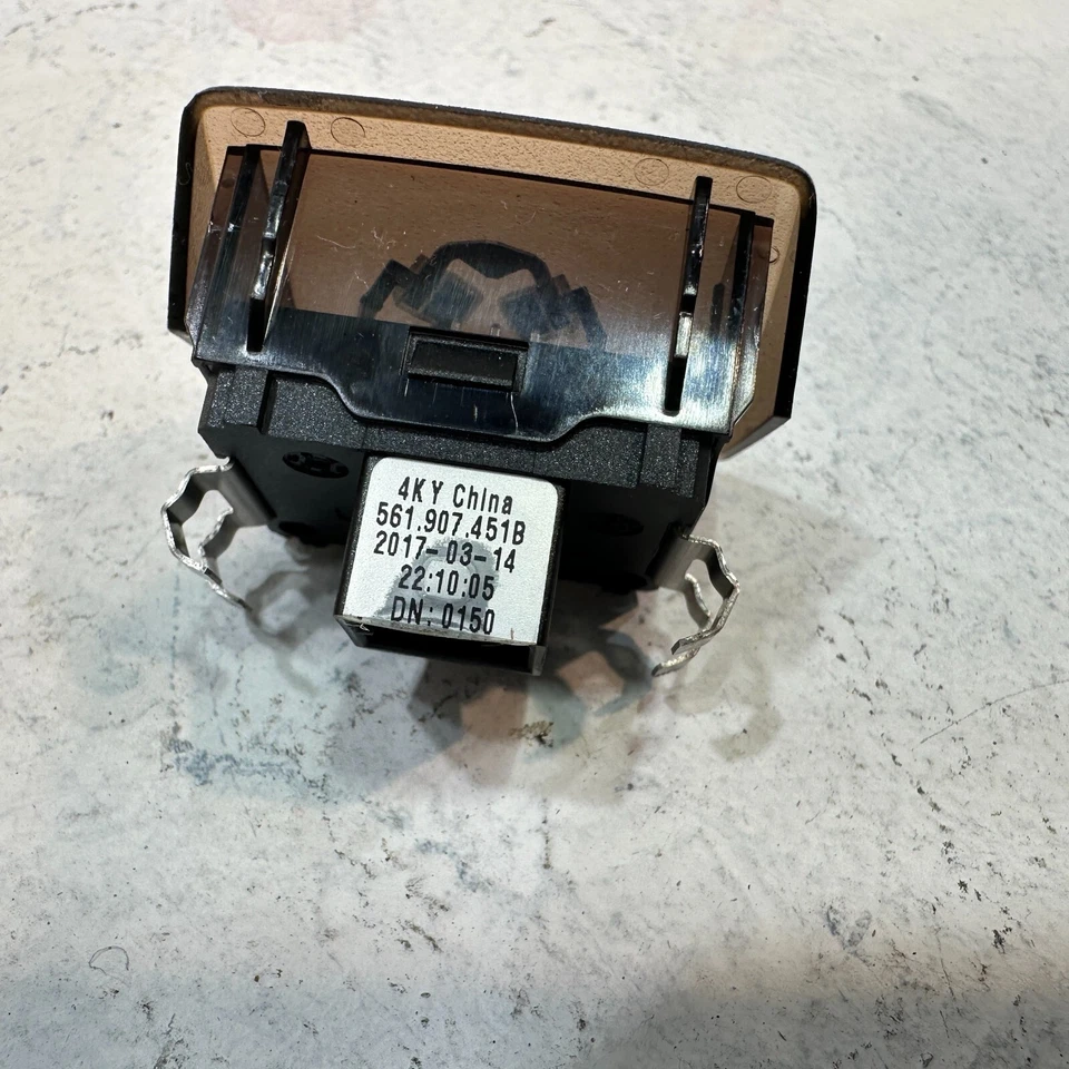 Panel de instrumentos VOLKSWAGEN PASSAT TABLERO LUZ SOLAR SENSOR 2012-2019 OEM Foto 3 de 4