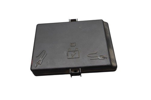 14-24 Maserati Quattroporte Engine Fuse Box Relay Module W/ Cover 7154763030 Oem - Picture 4 of 15