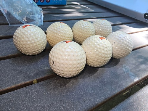PELOTAS DE GOLF 25MM04, 7 PIEZAS, CUBIERTA CADWELL, (2) #2, (3) #3, (2) #4, LOGOTIPO DE HOMBRE VOLADOR - Imagen 3 de 7
