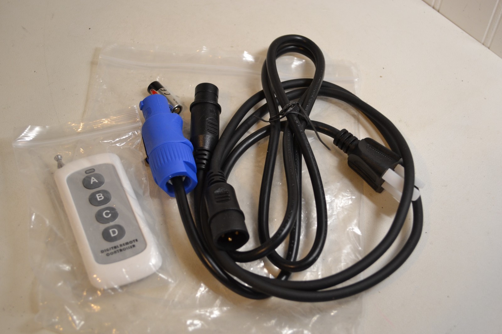 Cable Kit 3-pin with Digital Remote Controller