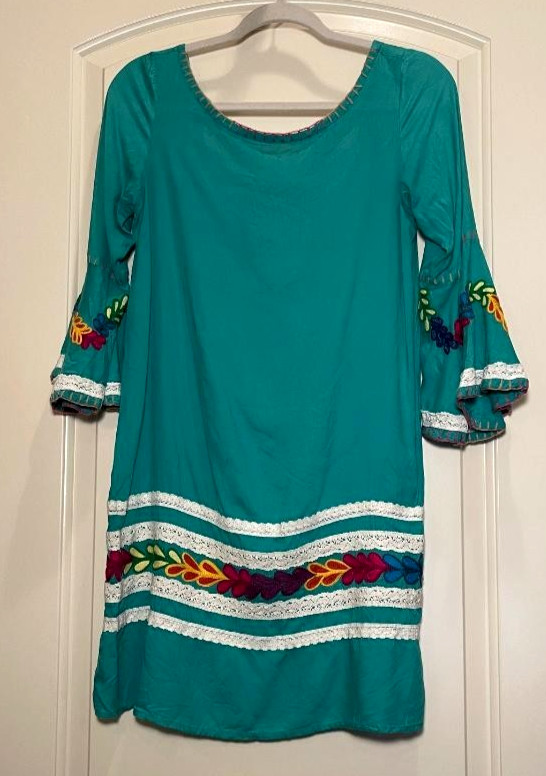 Judith March Womens Turq/Green dress with embroidery, bell cuffs Small