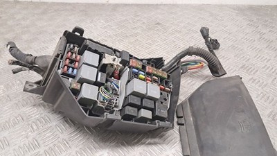 LAND ROVER FREELANDER TD4 S FUSE BOX IN ENGINE BAY LR000530