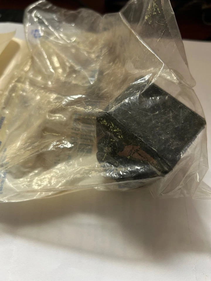 Isolador de barra estabilizadora genuíno GM 1997-2005 Chevrolet Pontiac Malibu 22619844 - Imagem 3 de 3