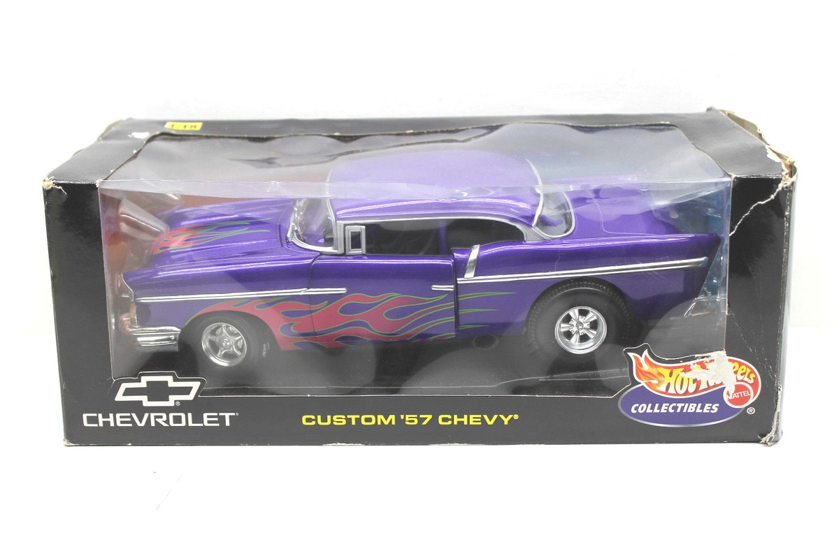 HOTWHEELS 57’ CHEVY 1:18 Hot Wheels 1:18 Chevrolet Custom '57 Chevy Die Cast