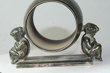 ANTIQUE MERIDEN SILVER PLATE TWIN 2 CHERUBS NAPKIN RING  NO. 147