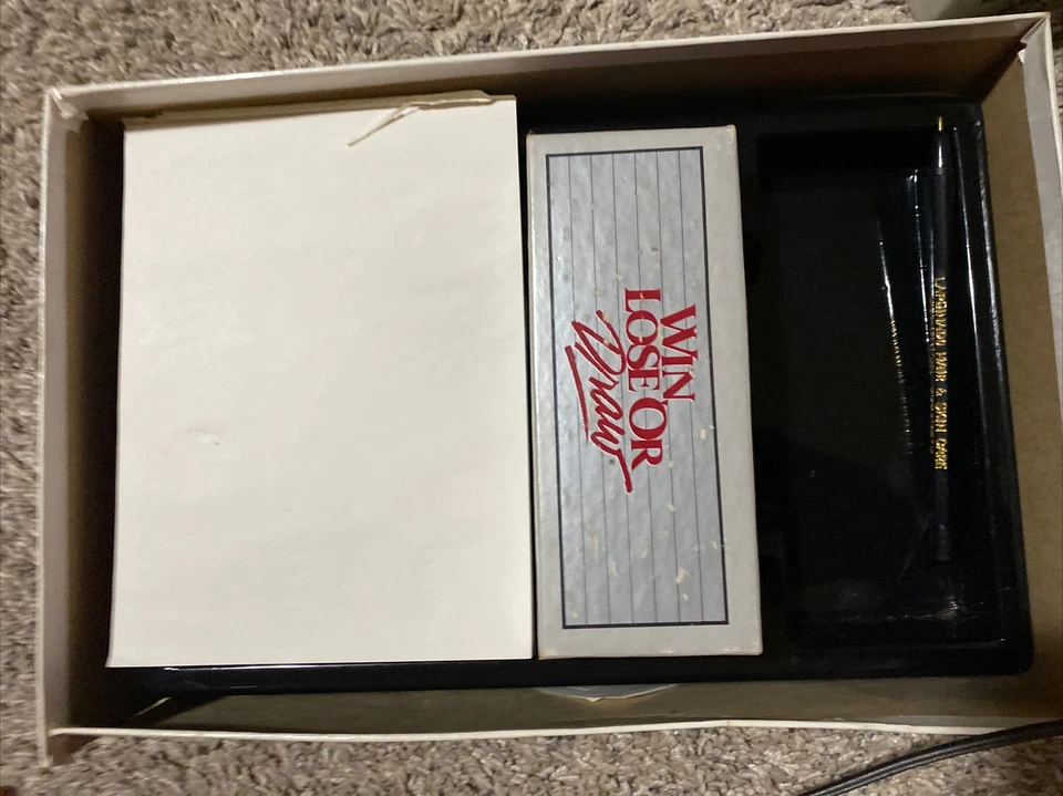 Win Lose Or Draw Picture Charades Game Party Edition 1988 Milton Bradley - Image 2 of 2