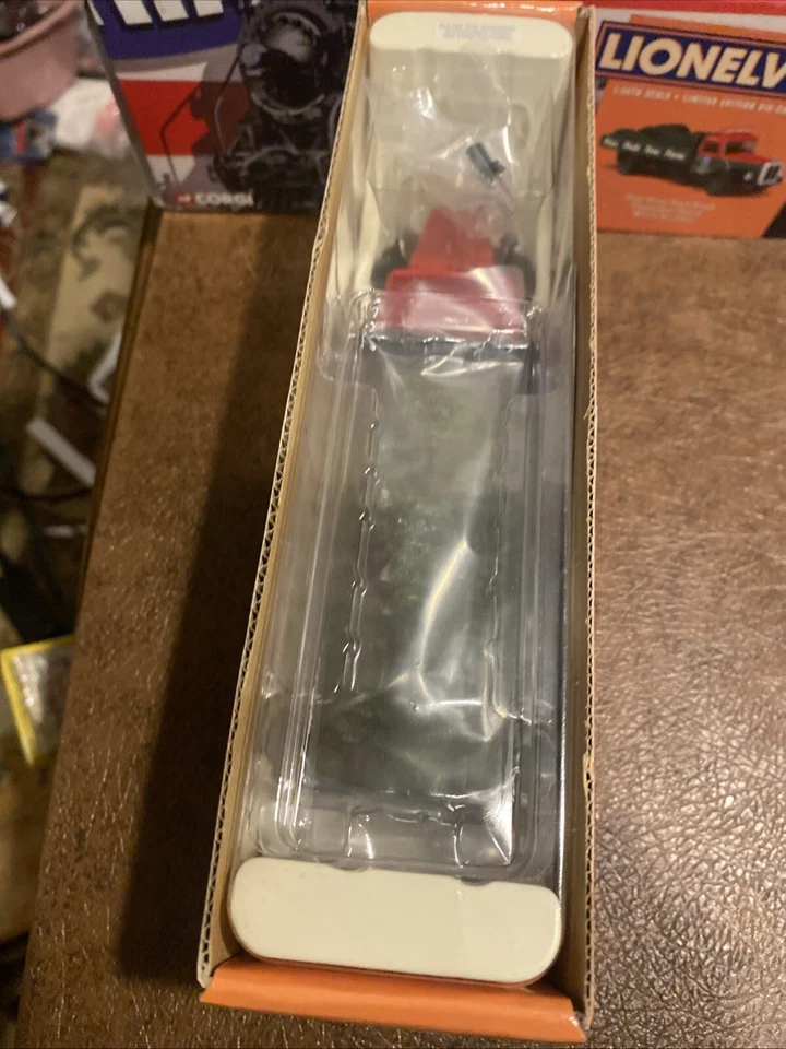 CORGI LIONELVILLE PINE PEAK TREE FARM CHRISTMAS TRUCK .  LIMITED ISSUE. NIB - Image 3 of 4