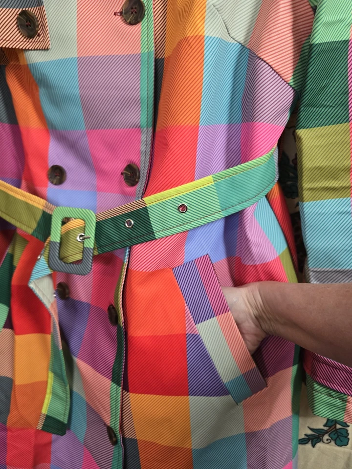 Gabardina de lluvia viral arco iris a cuadros doble botonadura con cinturón totalmente forrada XL Foto 3 de 4