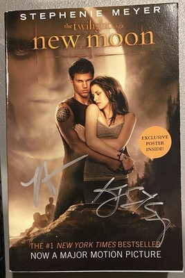 Taylor Lautner Kristen Stewart TWILIGHT Signed Autographed PB BOOK NEW MOON