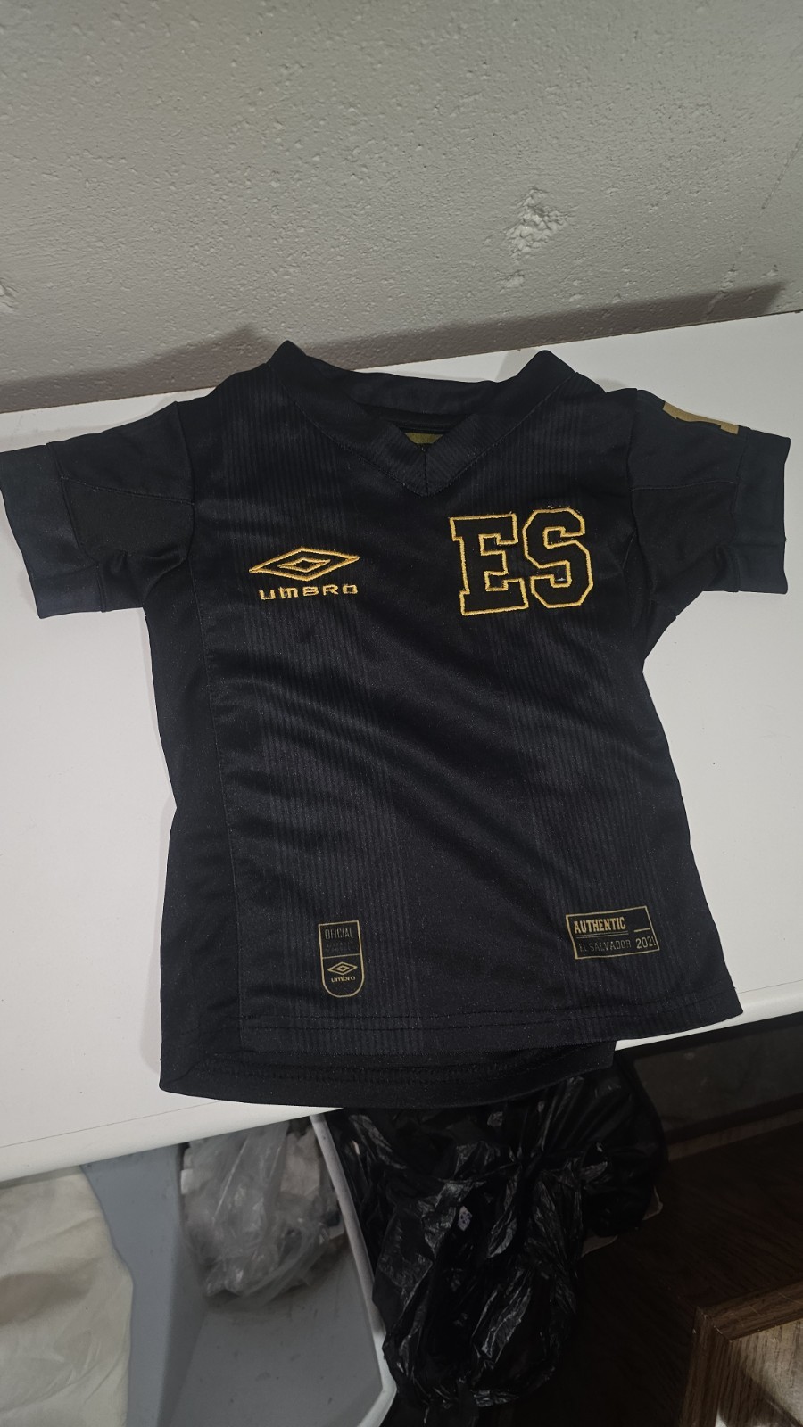 Umbro El Salvador 2021/22 Third Jersey Black/Gold 