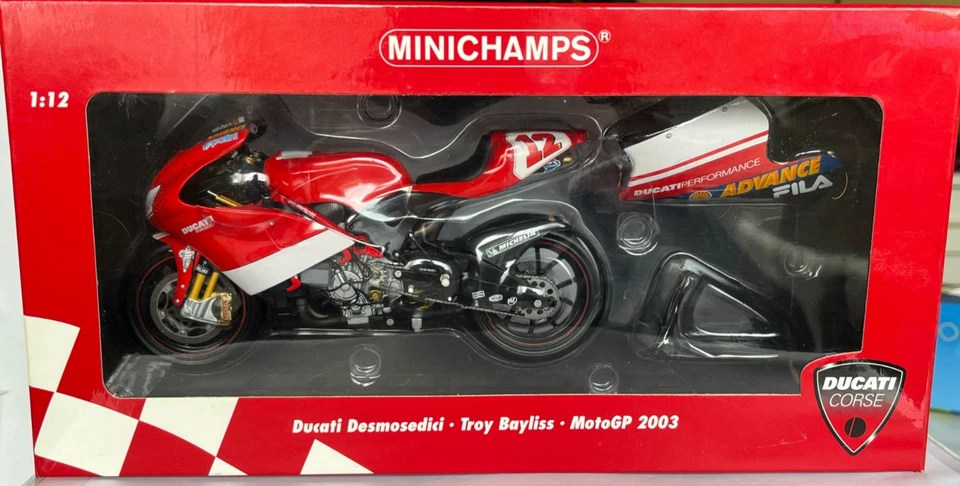 MINICHAMPS 1/12 MOTO GP DUCATI DESMOSEDICI TROY BAYLISS 2003 #12 DUCATI CORSE - Immagine 2 di 4