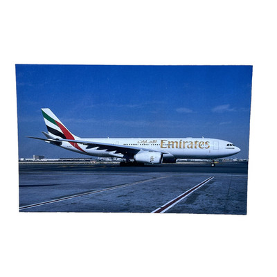 Postkarte AK Flugzeug Flieger Emirates Airbus A330-200 Ungelaufen