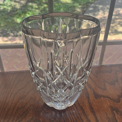 Genuine Crystal Vase 10'' Tall   Elegant Cut Crystal Floral Vase