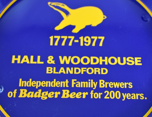 VINTAGE HALL & WOODHOUSE BLANDFORD BADGER BEER METAL ADVERTISING TRAY c1977 - Picture 2 of 5