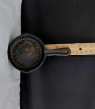 Sartén publicitaria vintage de hierro fundido de 3 3/4" Atlanta Superflame.  (Bin 1)