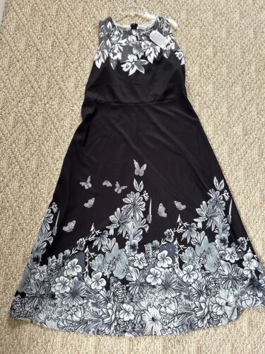 Women’s Black And White Floral Print Maxi Dress Size XL