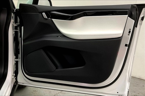 2020 Tesla Model X Long Range - Picture 23 of 33