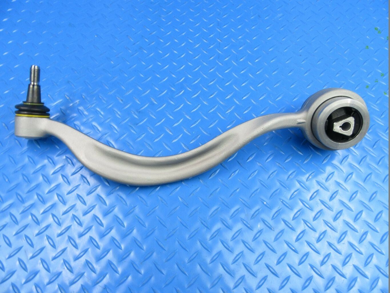 Rolls Royce Phantom right lower control arm tension strut wishbone #7082