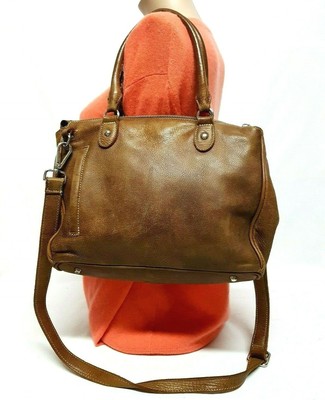grace pebbled leather shoulder bolsa
