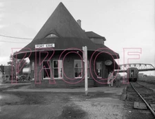 Canadian National Railways (CNR) Station at Fort Erie, Ontario - 8x10 Photo
