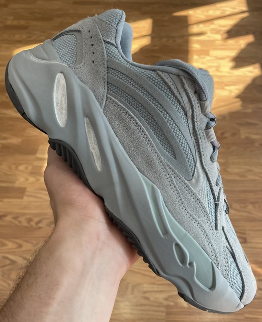 yeezy boost 700 hospital blue