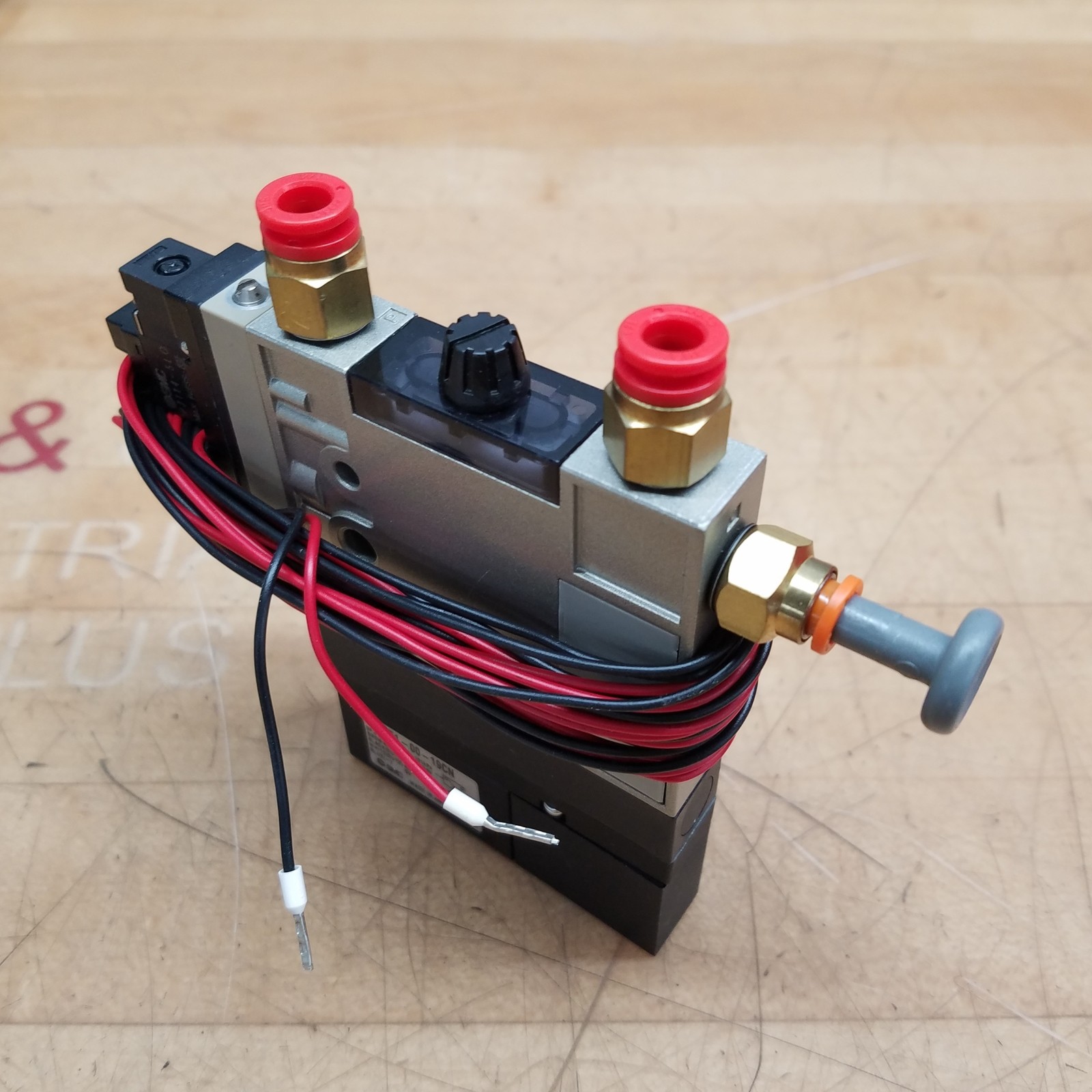 SMC ZM051H-K5L0-E19C Vacuum Generator High Press w/ ZSE1-00-19CN Pressure Switch