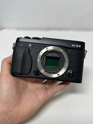 Fujifilm X-E2 16.3MP Mirrorless Digital Camera Only Body English - 95% New