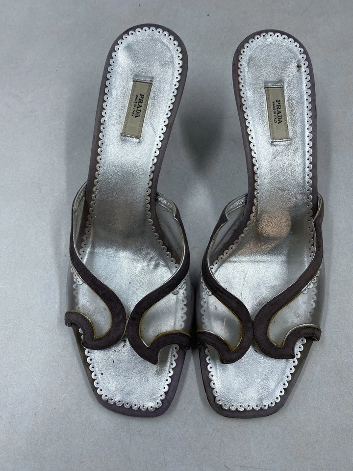 Prada女式纯色懒人凉鞋高跟鞋8 — 第 2/4 张图片