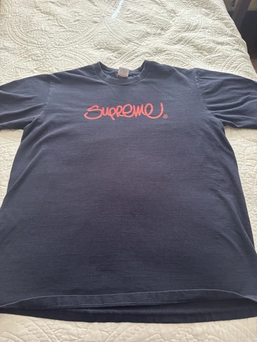 Tee shirt style main suprême
