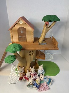 Sylvanian Family EPOCH Tree House With Cat & Bunny Figures