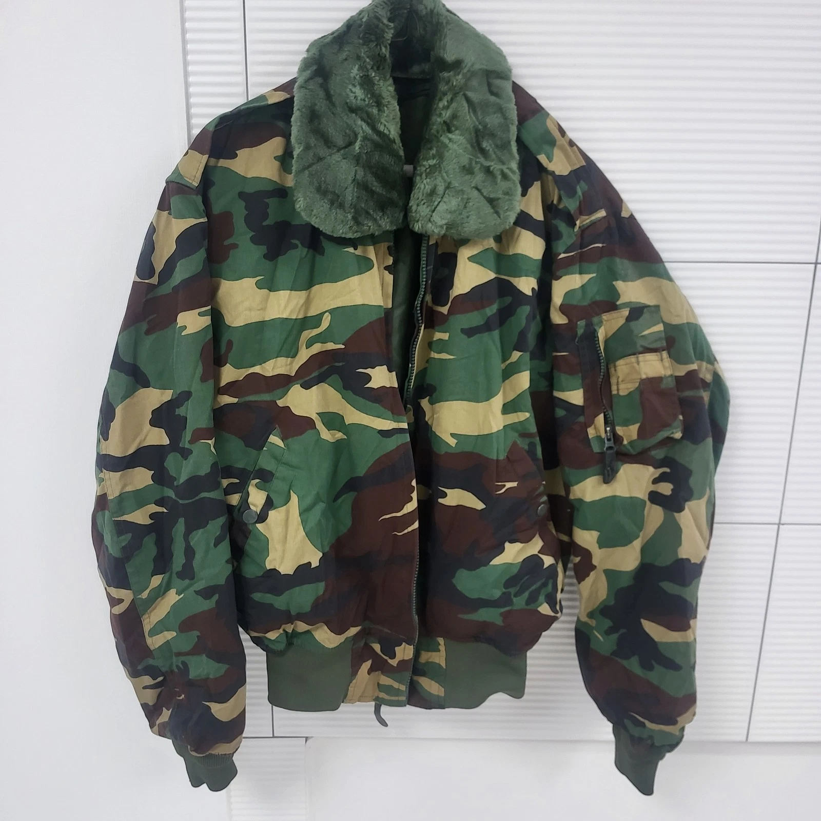 vintage authentic r.o.k army 1997 woodland thermal parka med 105