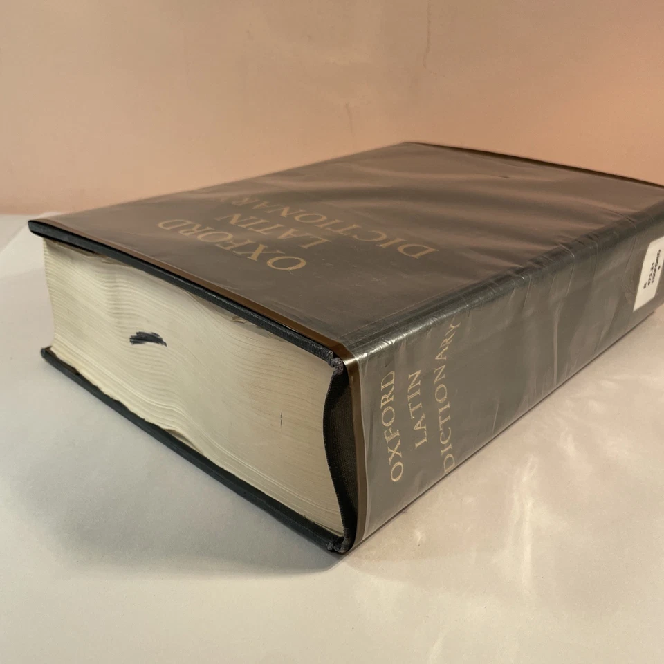 Oxford Latin Dictionary - 1983 Edition - Hardcover - Image 4 of 4