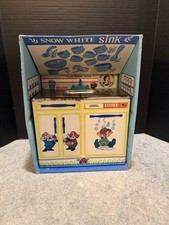 Disney Snow White Seven Dwarfs Tin Steel Play Sink W/ Original Box Vintage 1972