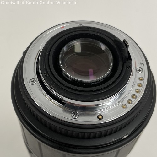 Sigma 70-300mm 1:4-5.6 DL Macro Super Lens w/Hood - Picture 6 of 6