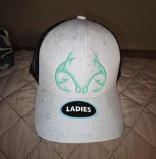 Realtree Women's Adjustable Mesh Back Baseball Cap, Logo, White/Black/Green