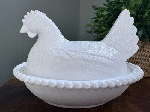 Vintage Indiana Glass White Milk Glass SLOTTED Bead Hen On Nest 7” Covered Dish