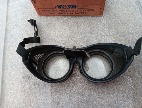 Vintage Willson Goggles in Original Box, Clear Glass with Adjustable Strap (D) - Picture 7 of 9