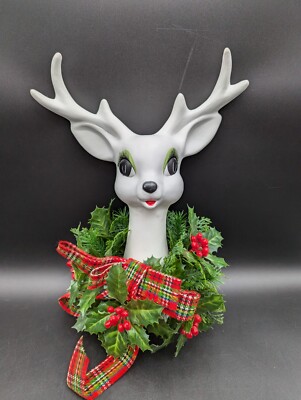 RARE Mid Century Modern Vtg White Deer Ceramic Big Eyes Christmas Wreath Lovely!