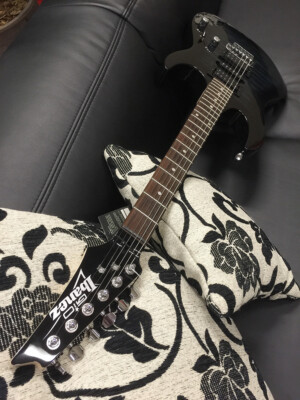 IBANEZ GRX70QA-TKS Gio E-Gitarre trans black sunbu