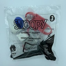 2018 Peanuts Snoopy McDonalds Happy Meal Toy Astronaut Snoopy  3 NEW