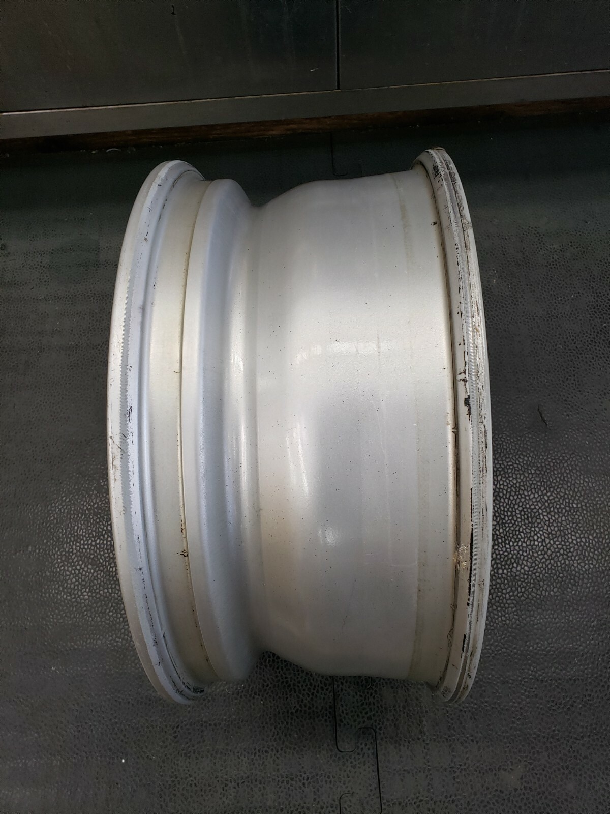 Ferrari 400i Factory Wheel Campagnolo