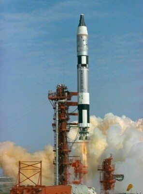 GEMINI 3 LAUNCH IN 1965 NASA Rocket Space Shuttle Picture Photo 8'' x 10''