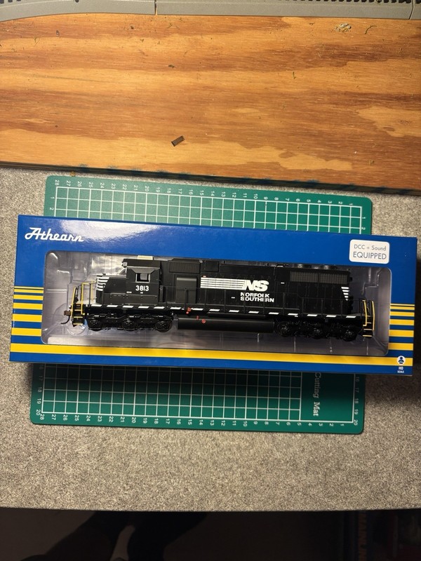 Athearn ATH-1442 HO Scale Norfolk Southern SD38 Locomotive With DCC And Sound